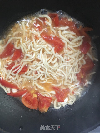 西红柿鸡蛋手擀面的做法步骤：5