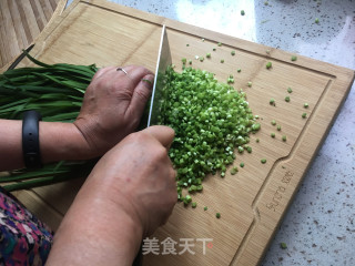 鲜掉舌头的三鲜水饺的做法步骤：6