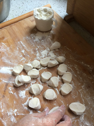 鲜掉舌头的三鲜水饺的做法步骤：10