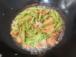 四季豆炒咸肉的做法步骤：14