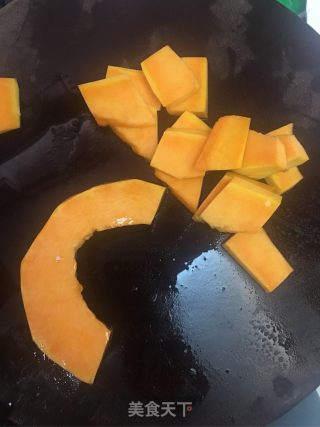 南瓜蒸豆豉蒜蓉排骨的做法步骤：7