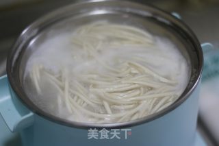 快手酸汤面的做法步骤：4