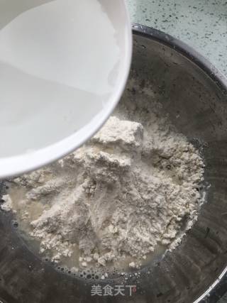 油泼扯面的做法步骤：1