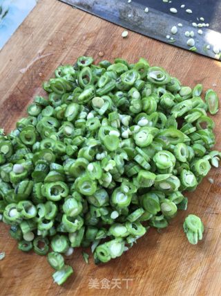 肉末花芸豆丁的做法步骤：2