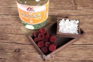浸泡杨梅酒如何去除苦涩味？的做法步骤：2