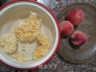 桃子银耳汤的做法步骤：1