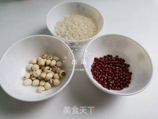 红豆莲子粥的做法步骤：1