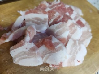 五花肉炒韭菜的做法步骤：2