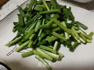 五花肉炒韭菜的做法步骤：3