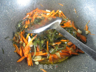 胡萝卜炒海带丝的做法步骤：7