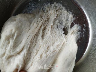 手撕肉松面包的做法步骤：2