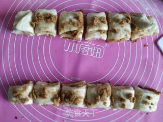 手撕肉松面包的做法步骤：11