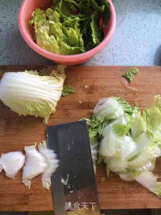 酸辣白菜的做法步骤：1