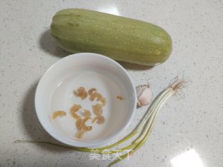 虾米西葫芦的做法步骤：1