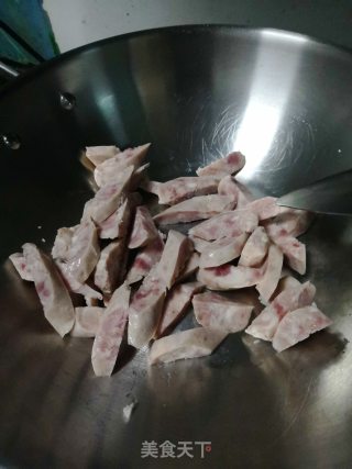 腊肠包菜饭的做法步骤：2