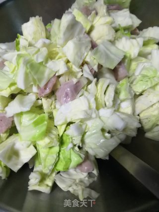 腊肠包菜饭的做法步骤：4