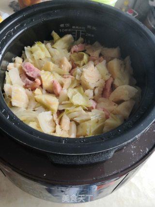 腊肠包菜饭的做法步骤：7