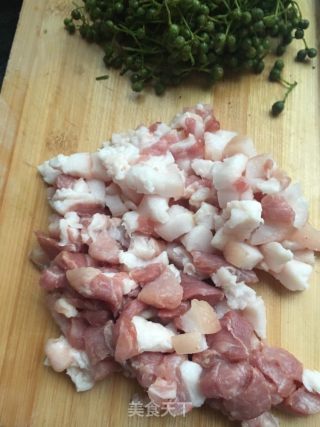 藤椒肉丁酱的做法步骤：5
