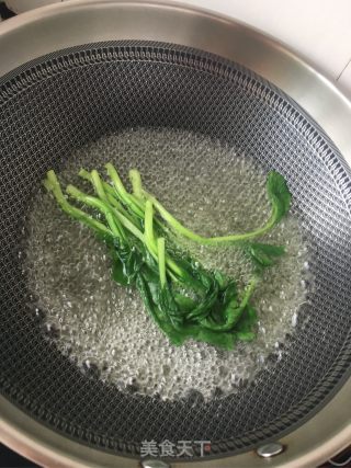 藤椒酱蒜蓉肠手抓饼的做法步骤：4
