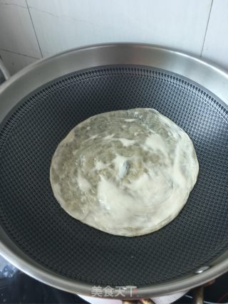藤椒酱蒜蓉肠手抓饼的做法步骤：8