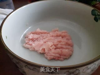 鸡肉金针菇馄饨的做法步骤：1