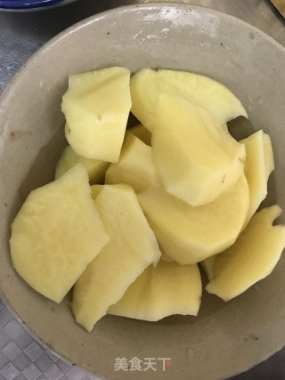 牛肉蔬菜汤的做法步骤：1
