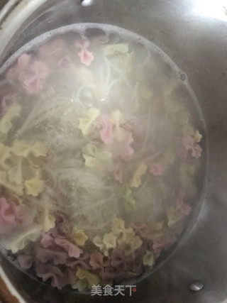 螺蛳粉的做法步骤：2
