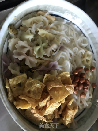 螺蛳粉的做法步骤：4