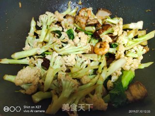 五花肉炒花菜的做法步骤：5
