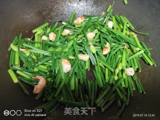 虾仁炒韭菜心的做法步骤：4