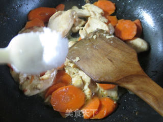 胡萝卜炒鸡胸肉的做法步骤：11