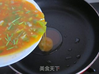 青椒鸭蛋的做法步骤：2