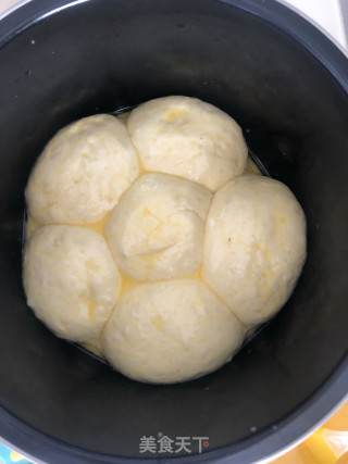 电饭锅版面包~的做法步骤：10
