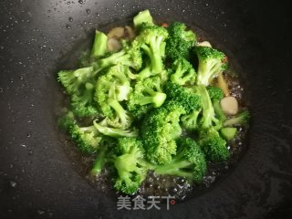 蚝油西兰花的做法步骤：7