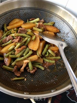 猪肉炖豆角土豆的做法步骤：17