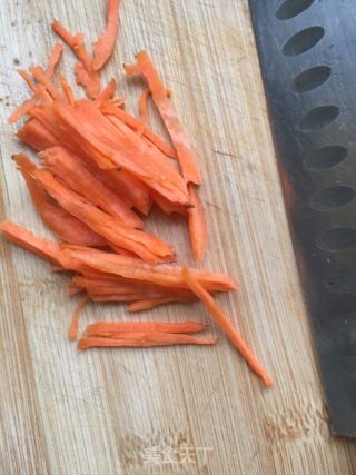 香椿海参煎蛋的做法步骤：4
