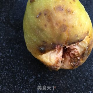 蒸无花果拌酸奶的做法步骤：1