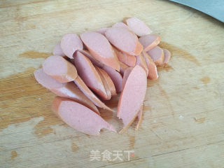 牛肉肠炒小白菜的做法步骤：3