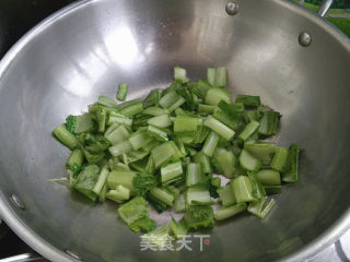牛肉肠炒小白菜的做法步骤：4