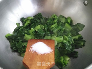 牛肉肠炒小白菜的做法步骤：6