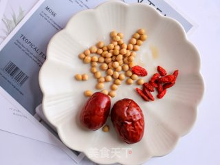 红枣枸杞豆浆的做法步骤：1