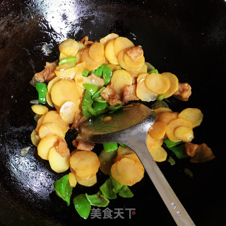 青椒土豆片的做法步骤：7