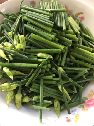韭苔肉丝炒豆干的做法步骤：2