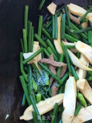 韭苔肉丝炒豆干的做法步骤：8