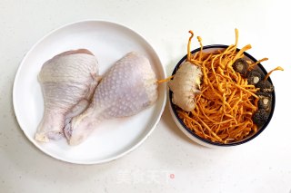 虫草菇蒸鸡腿的做法步骤：1