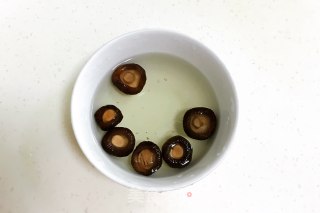 虫草菇蒸鸡腿的做法步骤：2