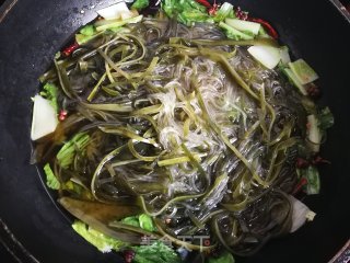 虫草花小白菜炖粉条的做法步骤：8
