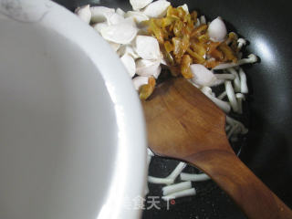 榨菜丝海鲜菇迷迷饺的做法步骤：3