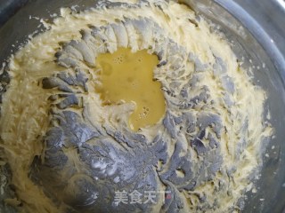 豆沙一口酥的做法步骤：2