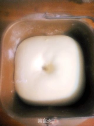 大爆头奶香炼乳吐司的做法步骤：2